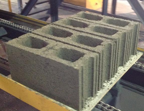 Propuesta de fabricaciÃ³n de bloques con plÃ¡sticos reciclados