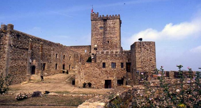 El Castillo de Luna de Alburquerque se reabre a las visitas turísticas