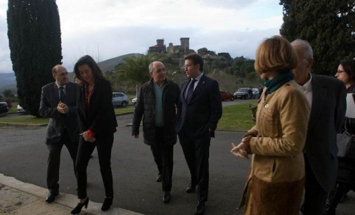Feijóo declara que la rehabilitación del Castelo de Monterrei permitirá poner en valor uno de los bienes culturales más importantes de Galicia