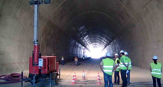 UGT reclama rebajar la edad de jubilación de los trabajadores que operan en túneles y obras subterráneas