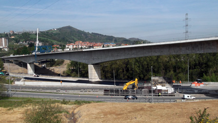 Adif finaliza la construcción del viaducto sobre el río Nervión (Bizkaia)
