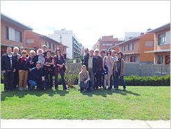 Un grupo de 17 arquitectos canadienses visita la ecociudad de Sarriguren
